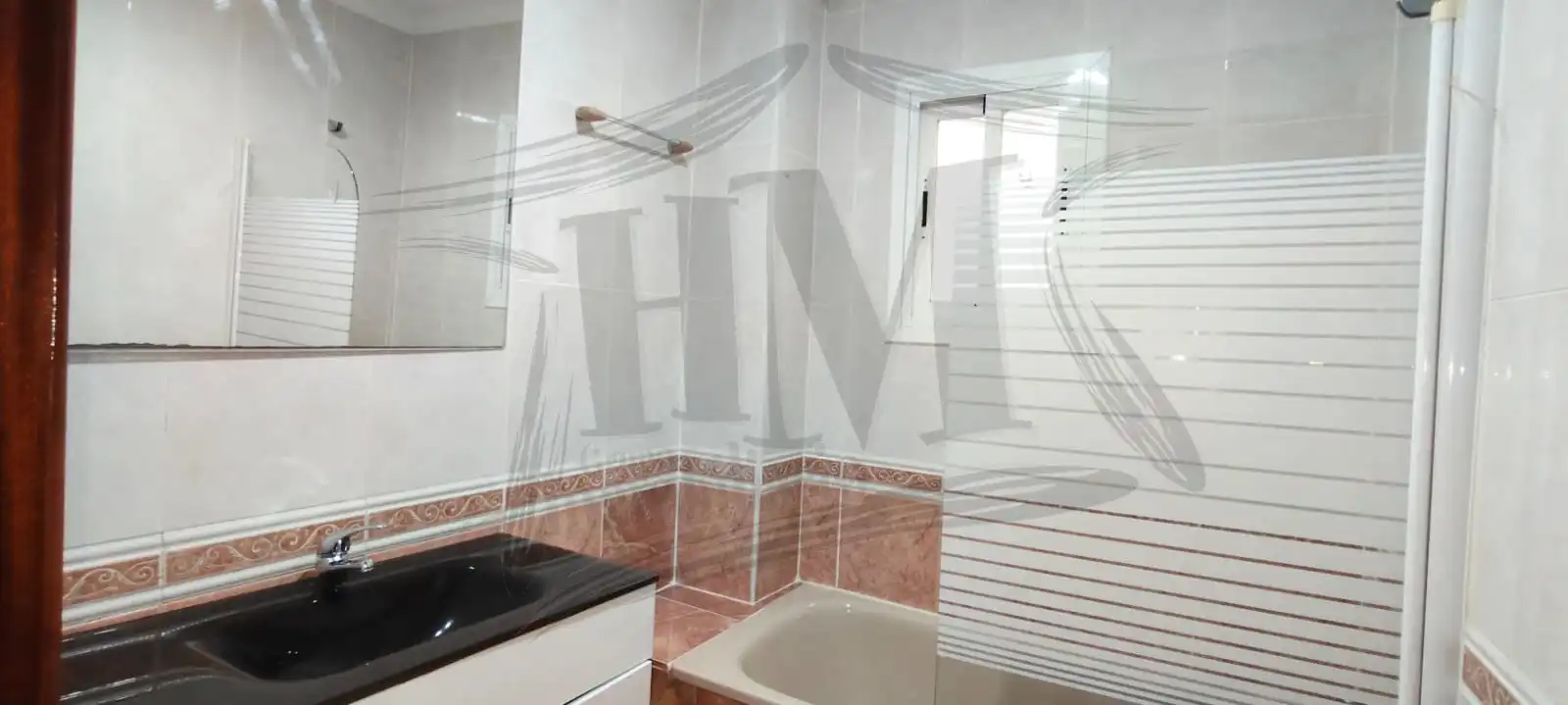Baño de Piso en venta en Alcalá de Henares con Terraza y Internet