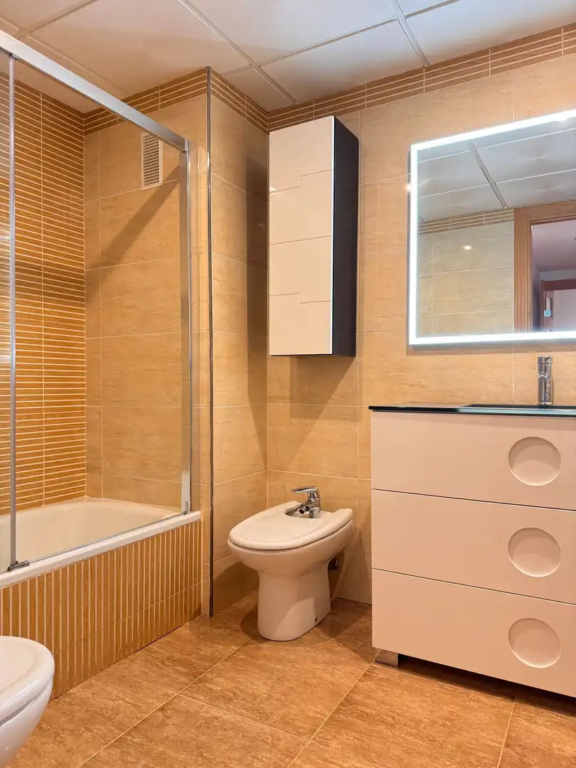 Baño de Ático en venta en Roquetas de Mar con Aire acondicionado, Calefacción y Trastero