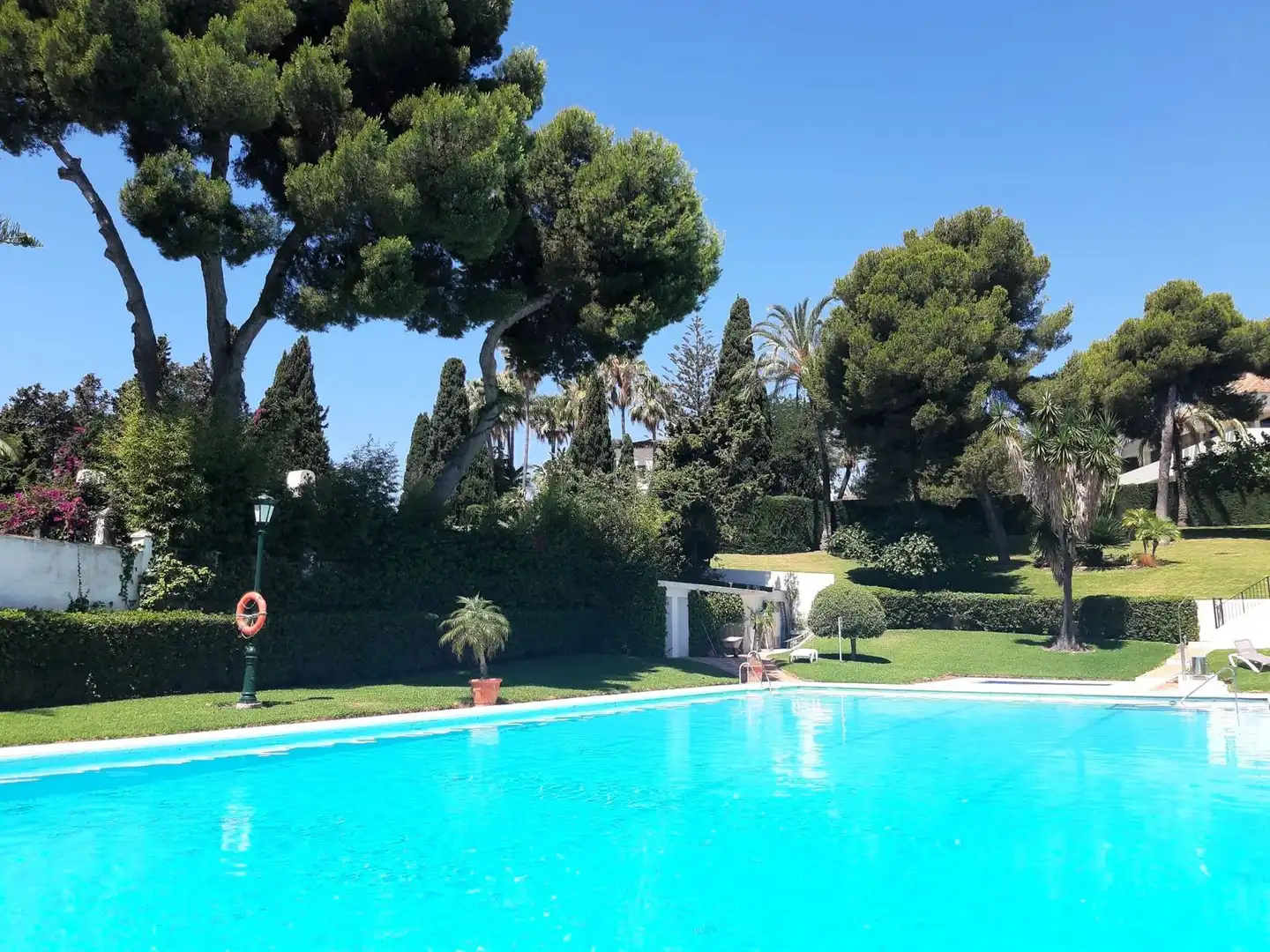 Piscina de Piso en venta en Marbella con Aire acondicionado, Terraza y Amueblado