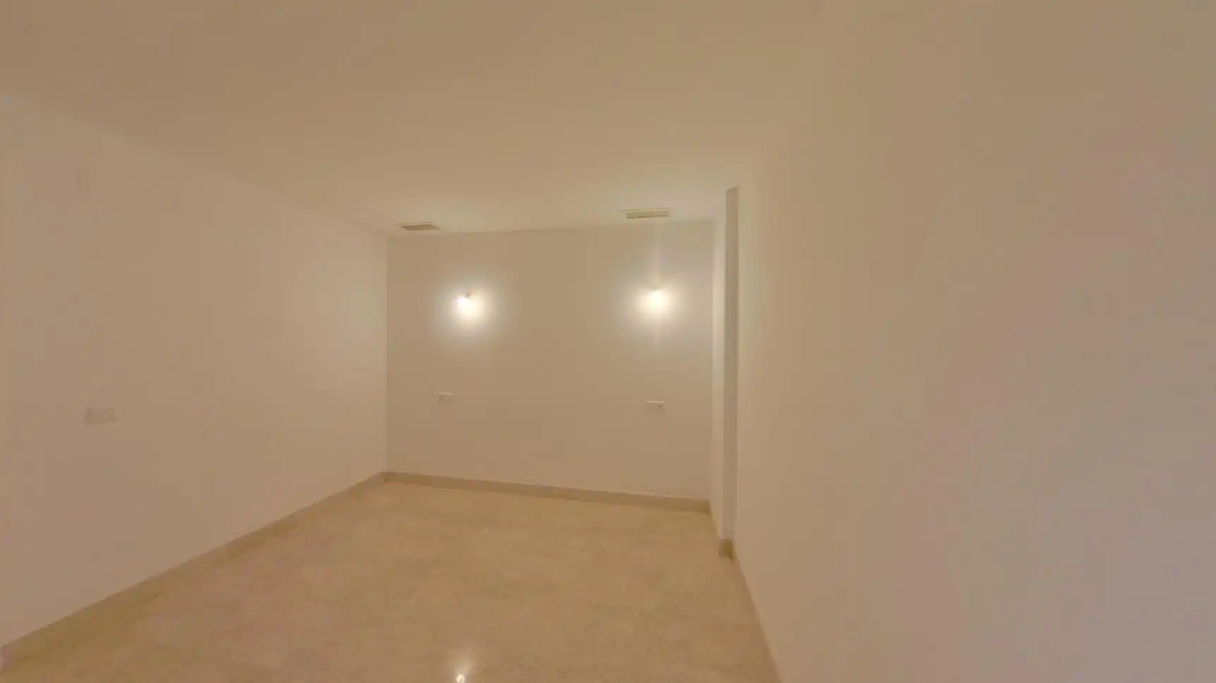 Flat for sale in Marbella  with Storage room and Swimming Pool