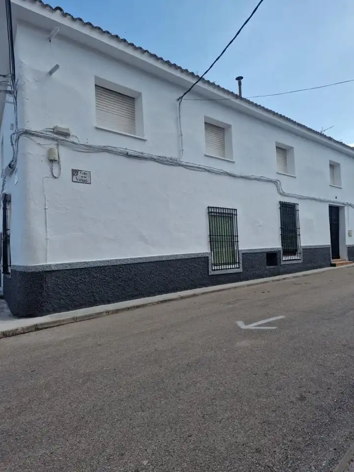 Außenansicht von Country house zum Verkauf in Pozorrubio de Santiago mit Heizung