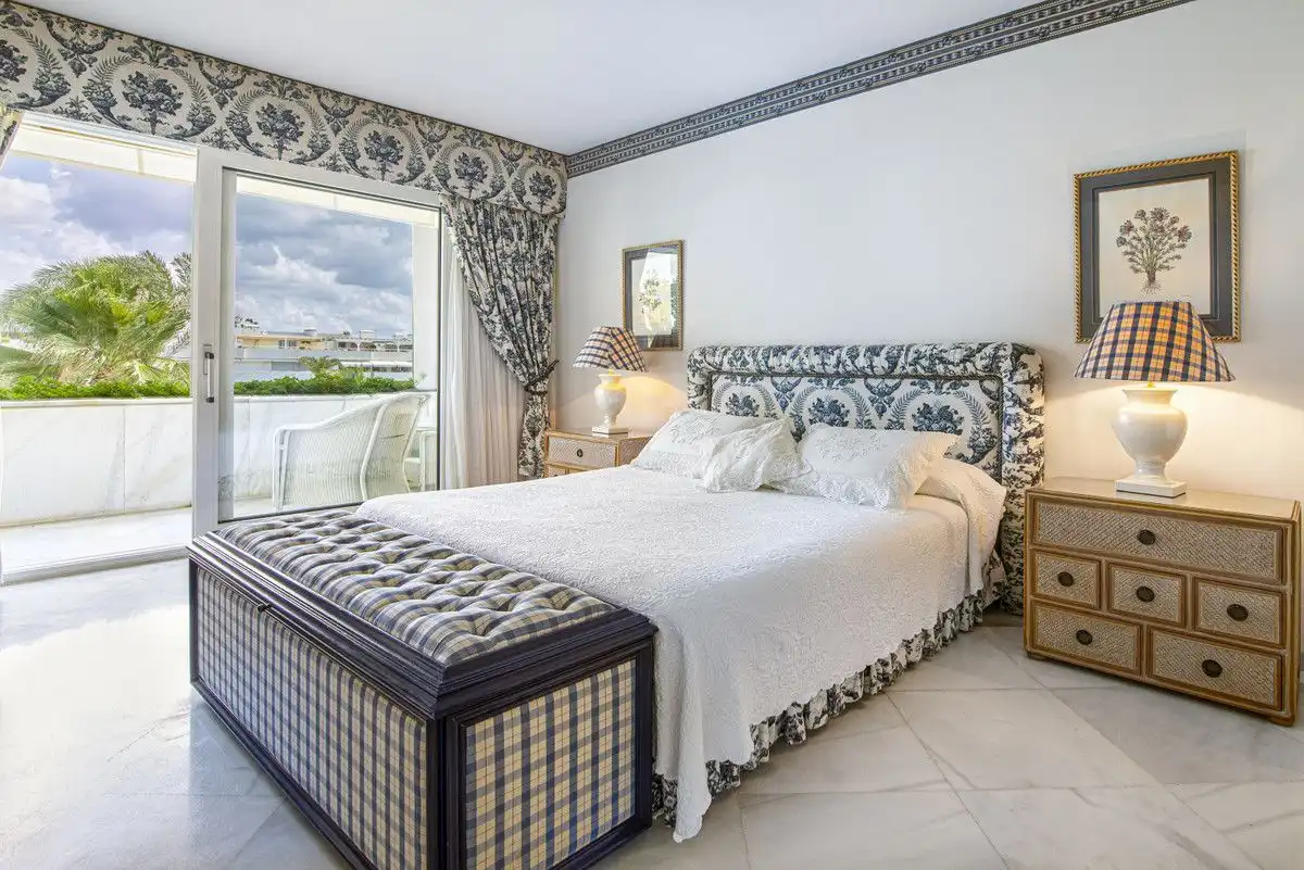 Dormitori de Àtic de lloguer en Marbella amb Aire condicionat, Terrassa i Traster