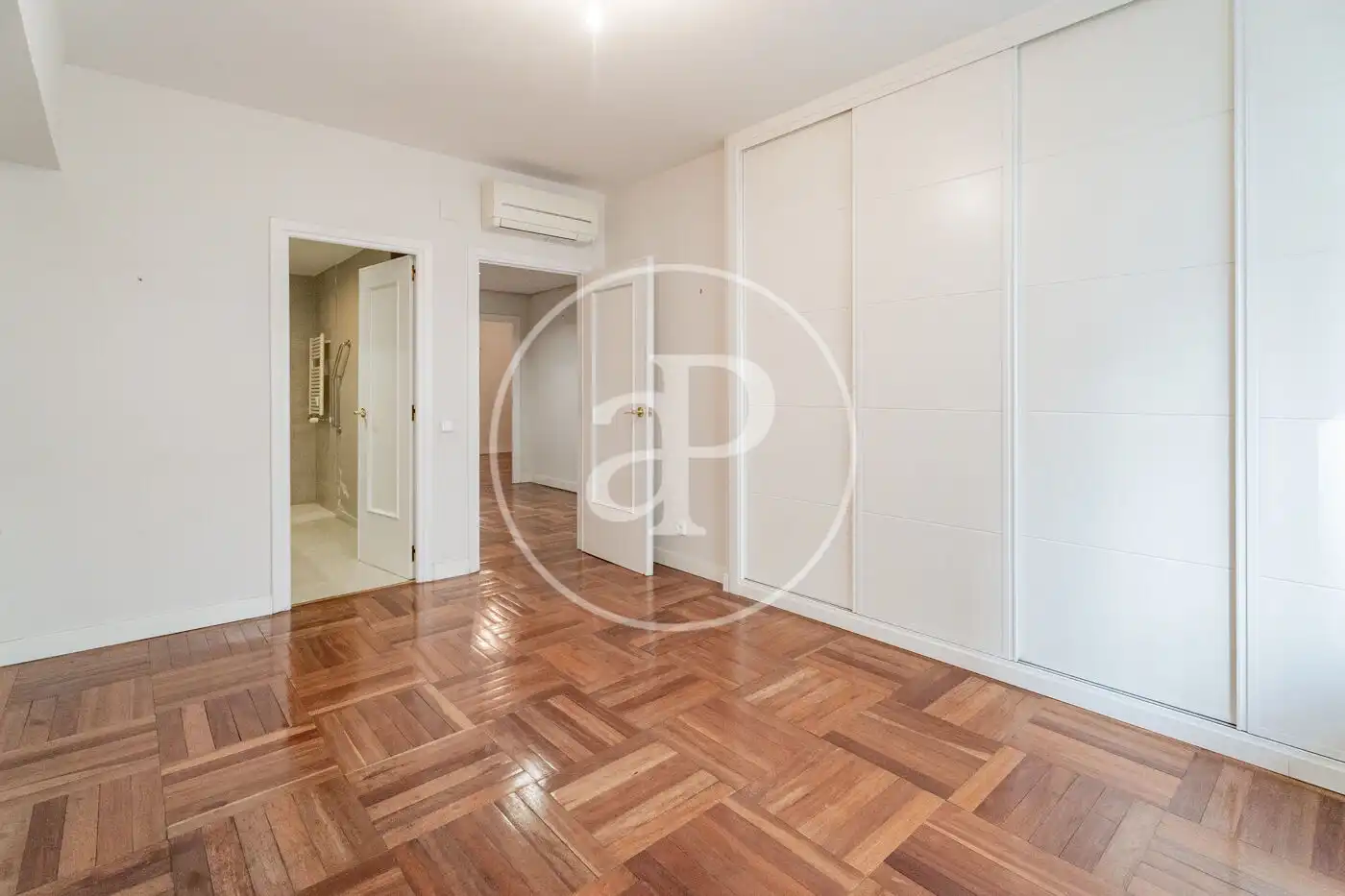Habitación de Piso en venta en Madrid con Aire acondicionado, Calefacción y Terraza