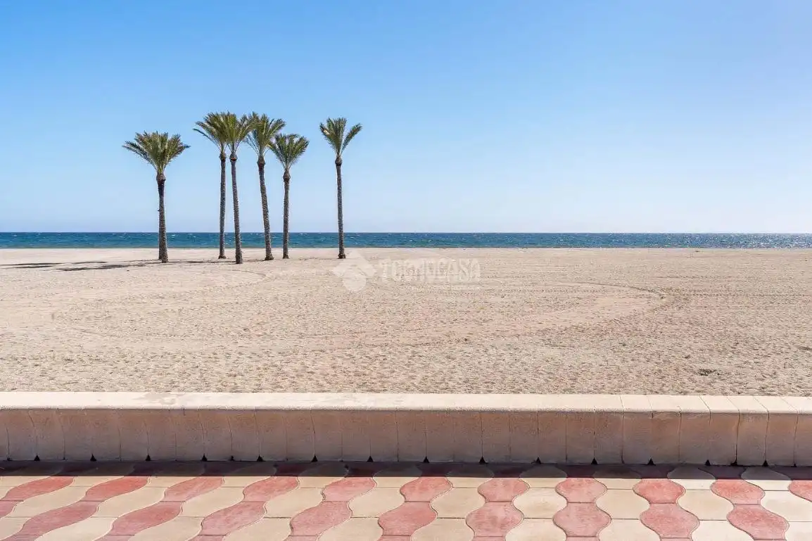 Vista exterior de Piso en venta en Roquetas de Mar con Aire acondicionado, Terraza y Amueblado