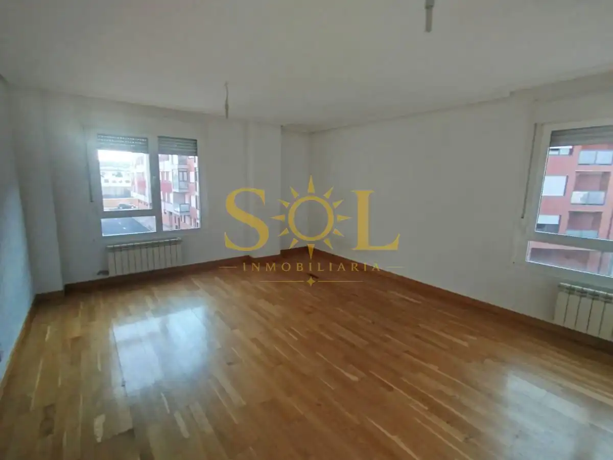 Living room of Flat for sale in León Capital   with Heating and Parquet flooring