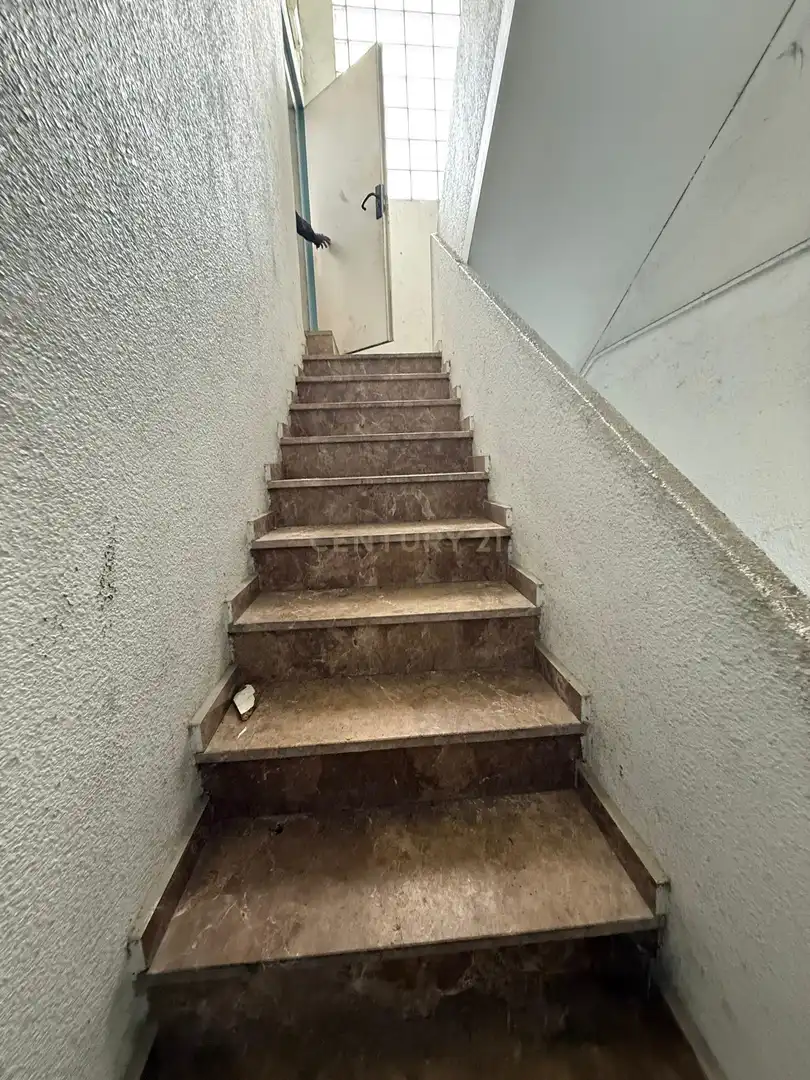 Industrial building with lift for sale in Zona Industrial, imagen 11