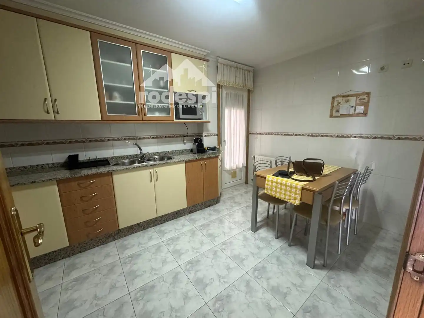 Cocina de Piso en venta en Ponteareas con Calefacción, Terraza y Trastero