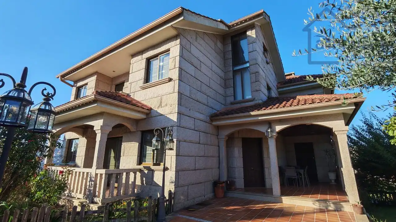 Exterior view of Houses for rent in Vigo   with Heating, Private garden and Terrace