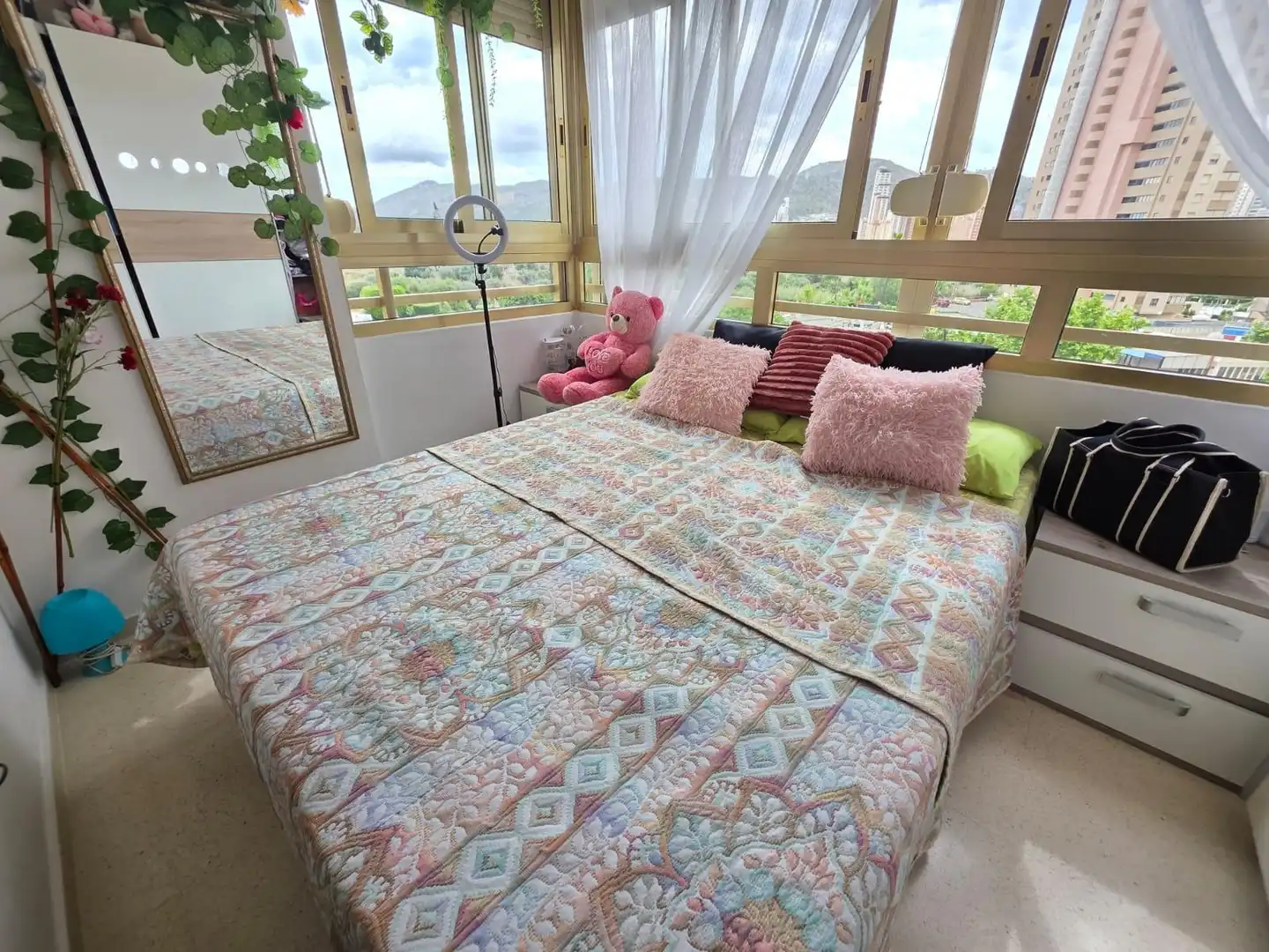 Habitación de Piso en venta en Benidorm con Jardín privado, Amueblado y Piscina comunitaria
