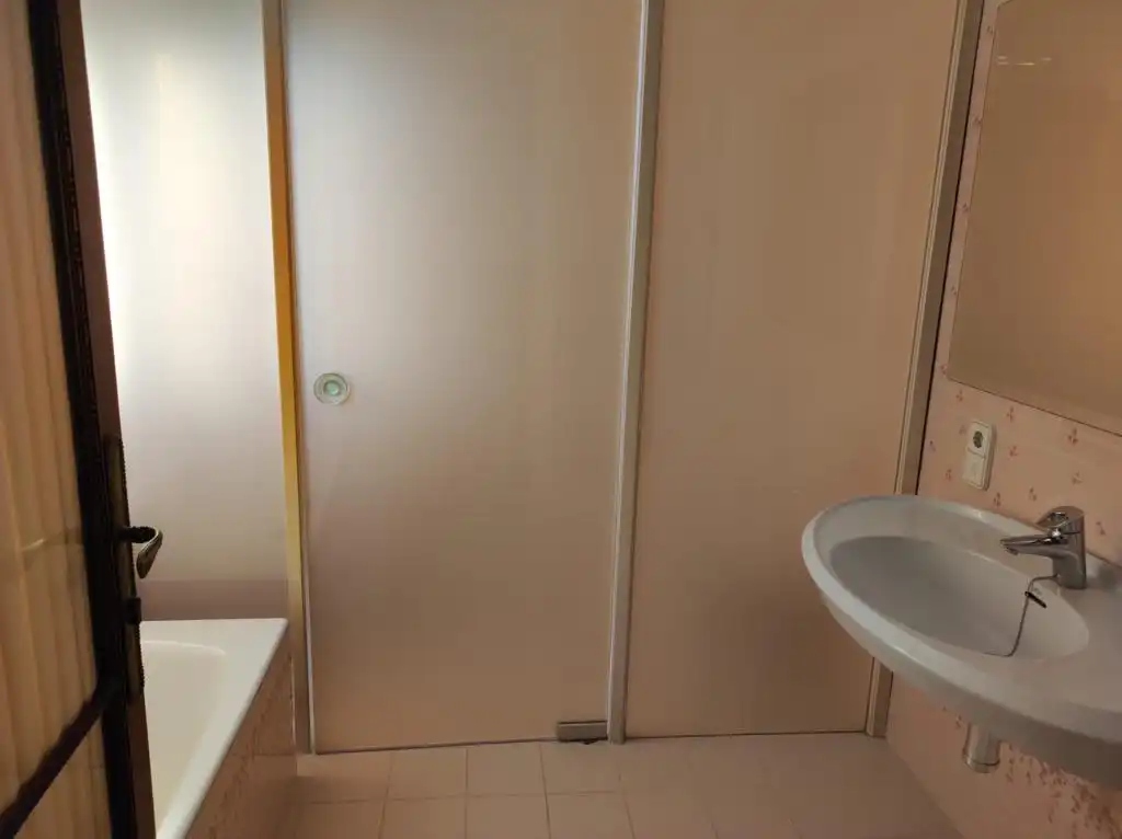 Bathroom of Houses for rent in Zaragoza  with Air Conditioner, Heating and Private garden