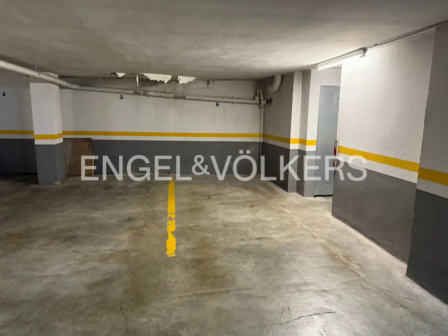 Parking de Piso de alquiler en Andorra la Vella con Calefacción, Parquet y Terraza