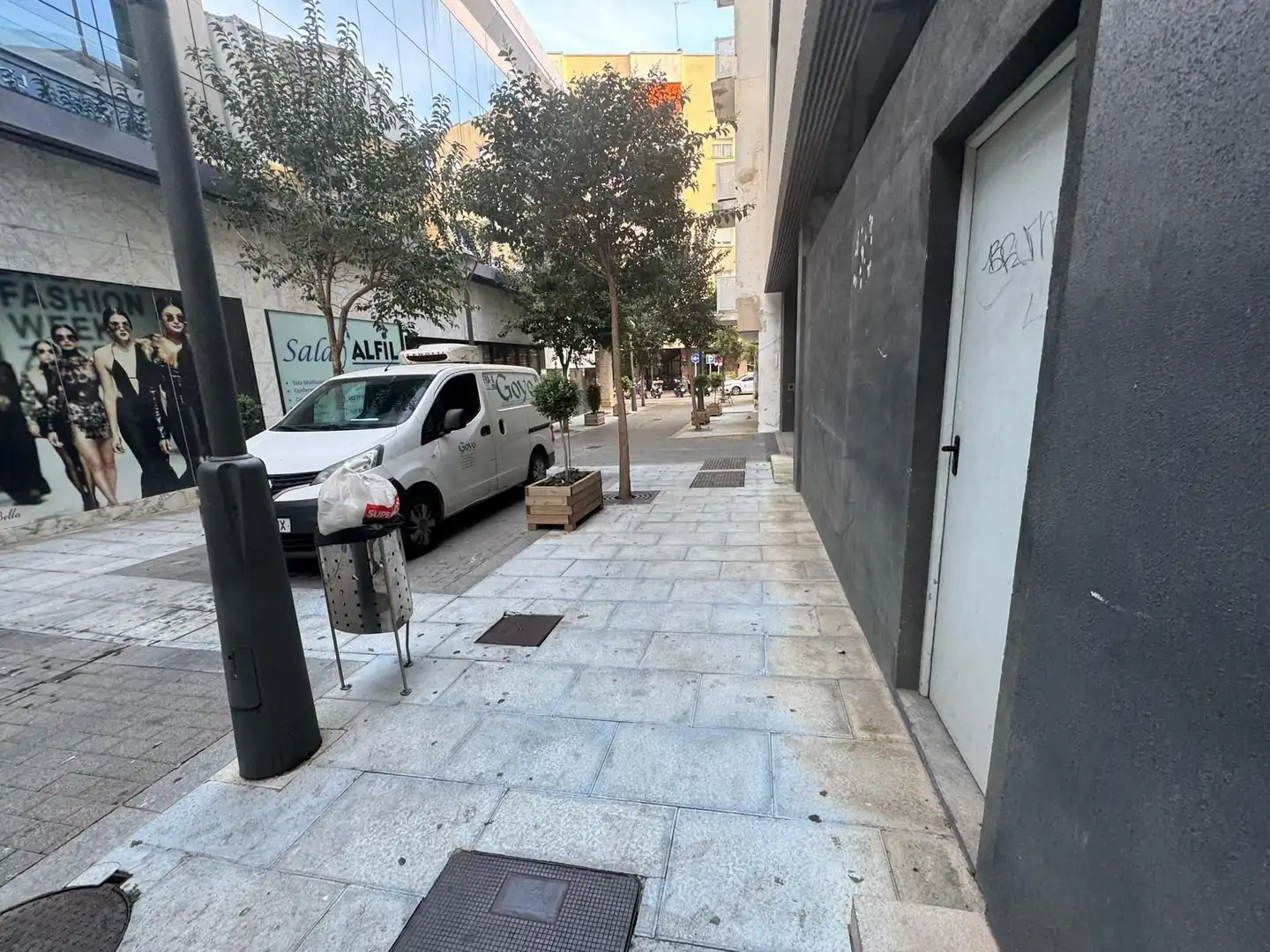 Exterior view of Office for sale in Marbella  with Air Conditioner and Furnished