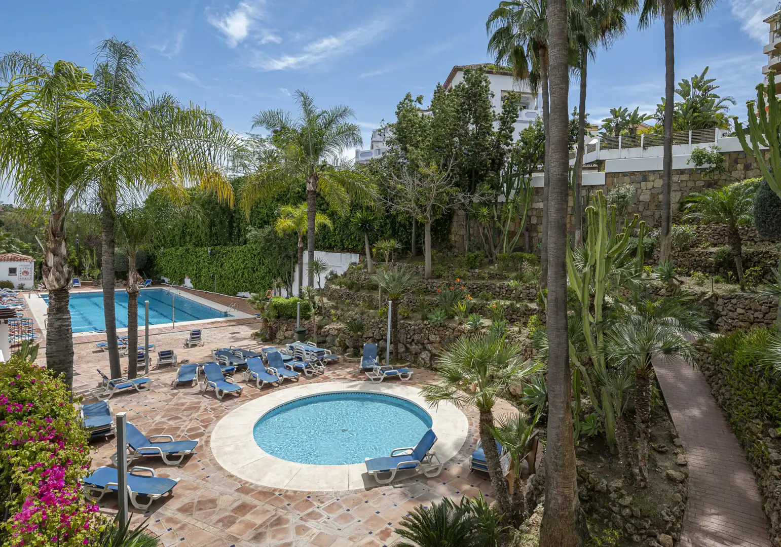 Apartament amb piscina en venda a Nueva Andalucía, imagen 36