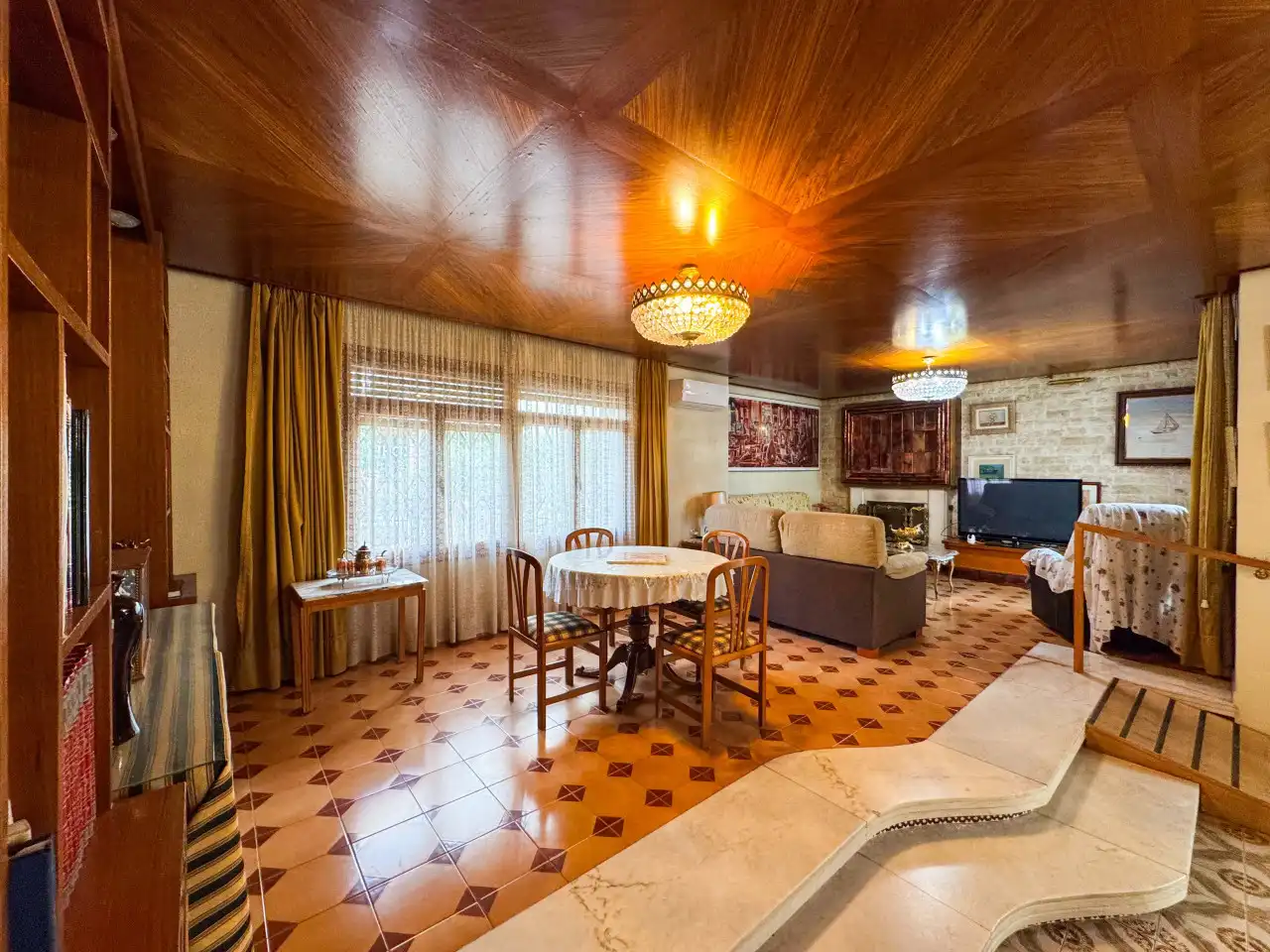Dining room of Houses for sale in Elda  with Air Conditioner, Heating and Private garden