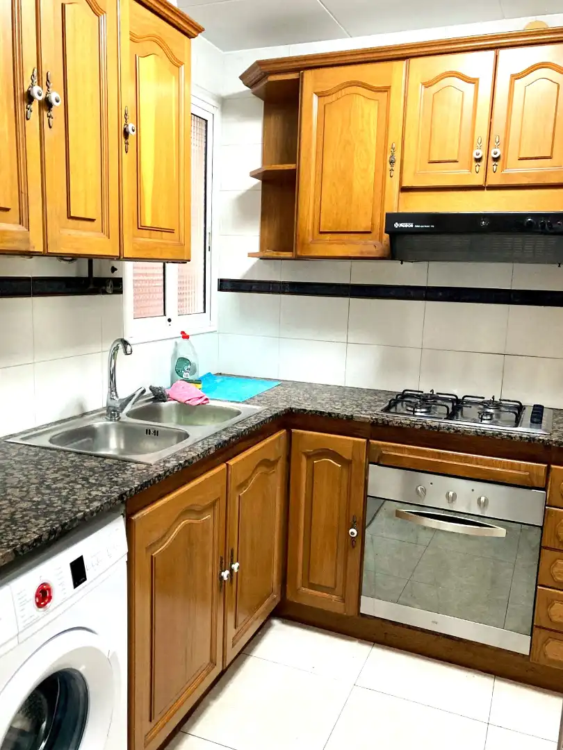 Cocina de Piso en venta en L'Hospitalet de Llobregat con Aire acondicionado y Calefacción