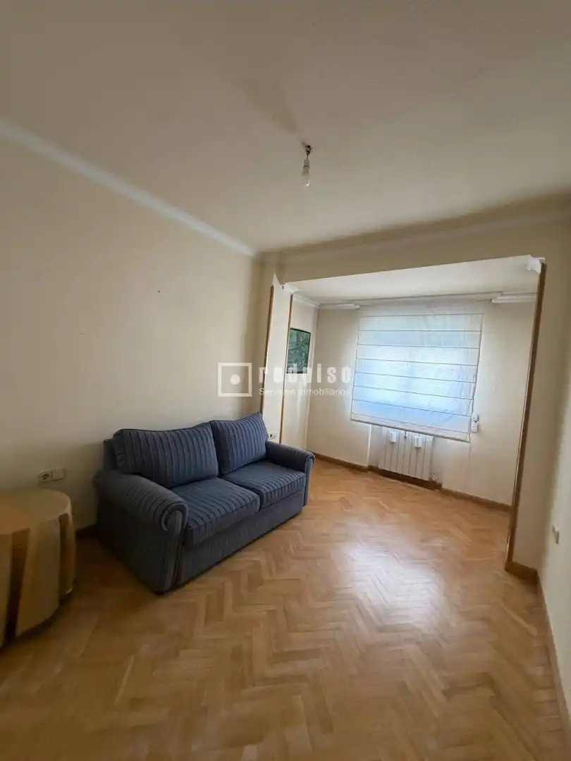 Wohnzimmer von Wohnung zur Miete in Madrid mit Heizung, Parkett und Möbliert