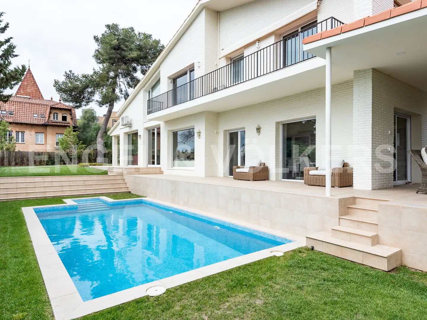 Vista exterior de Casa o xalet de lloguer en Barcelona amb Aire condicionat, Calefacció i Jardí privat