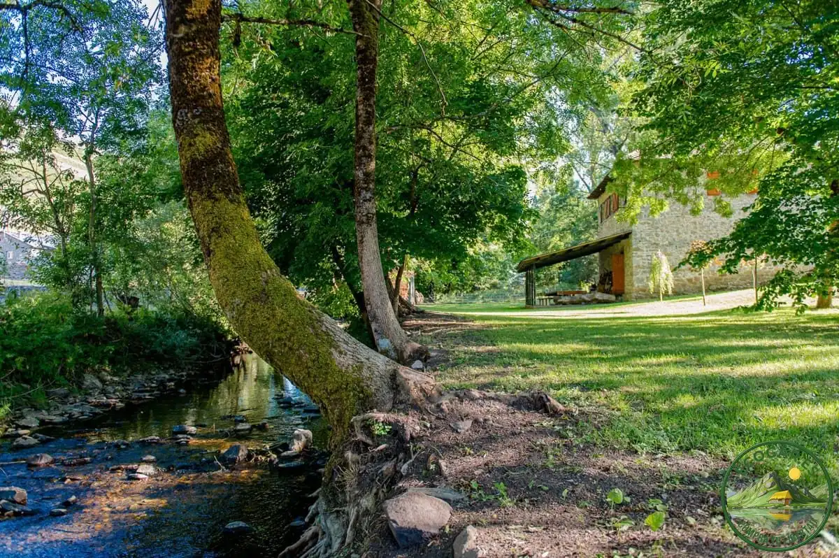 Vista exterior de Casa o chalet en venta en Cabrillanes con Calefacción, Trastero y Amueblado