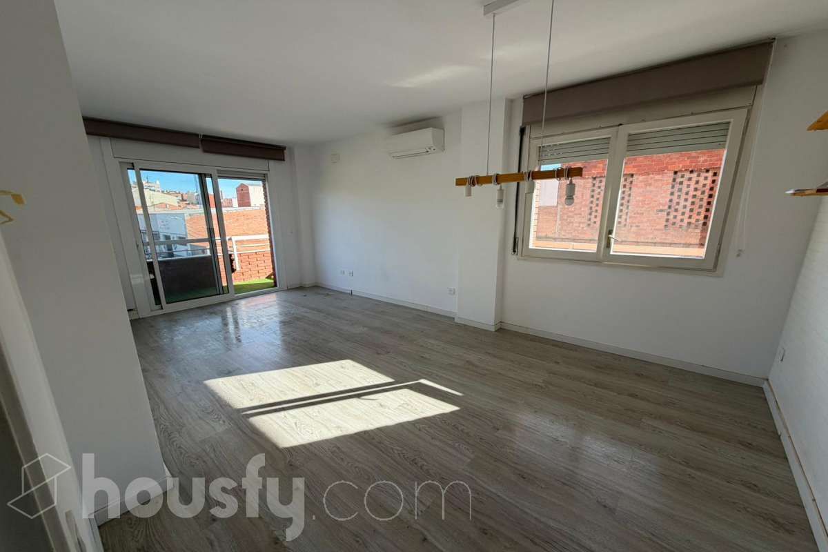 Living room of Flat to rent in Terrassa  with Air Conditioner, Heating and Terrace