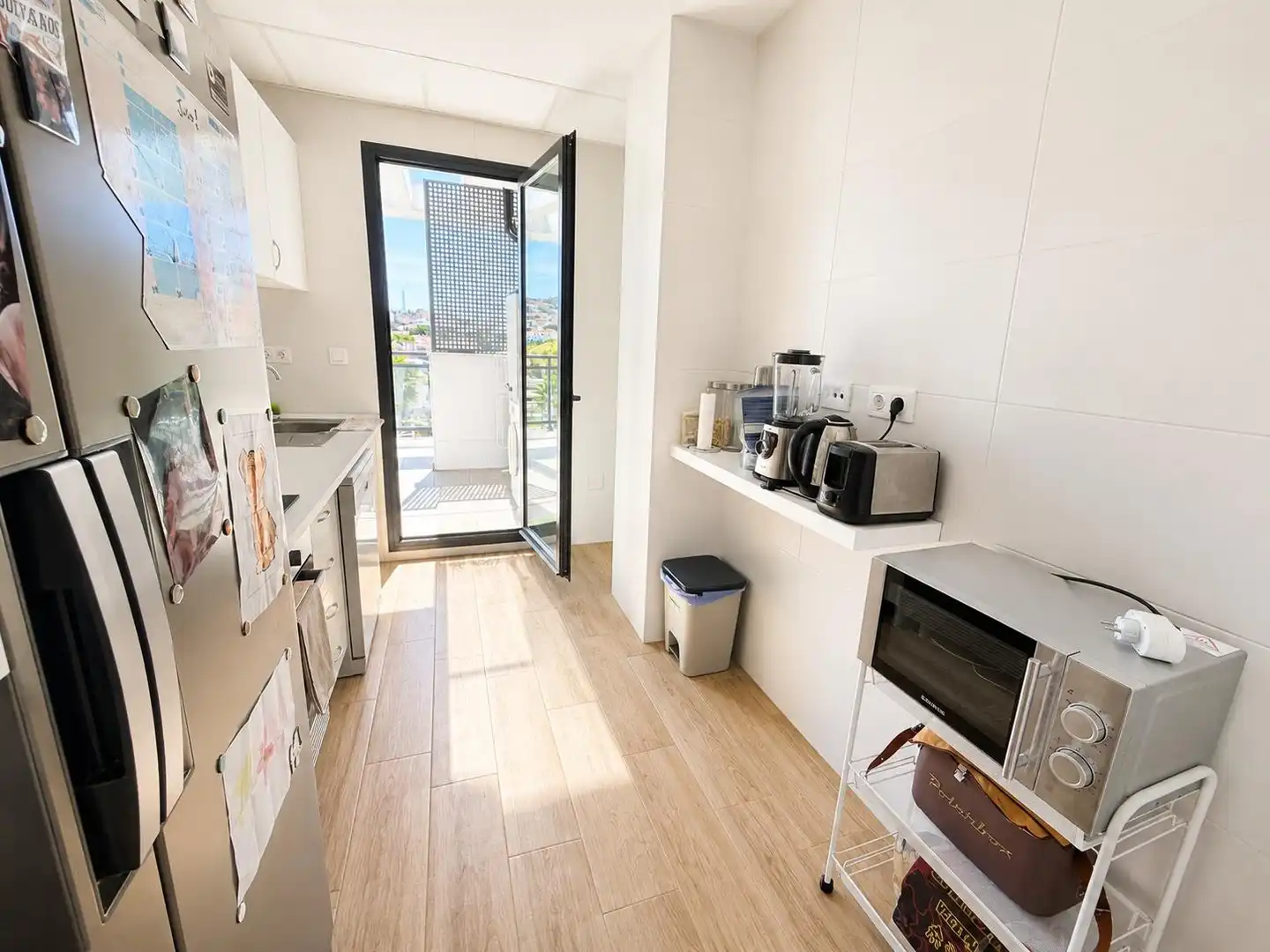 Küche von Wohnungen zum Verkauf in Málaga mit Klimaanlage, Privatgarten und Terrasse