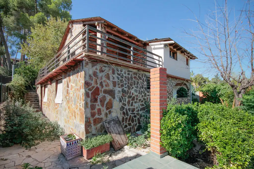 Semi-detached house for sale in C/ Argentona D´, imagen 2