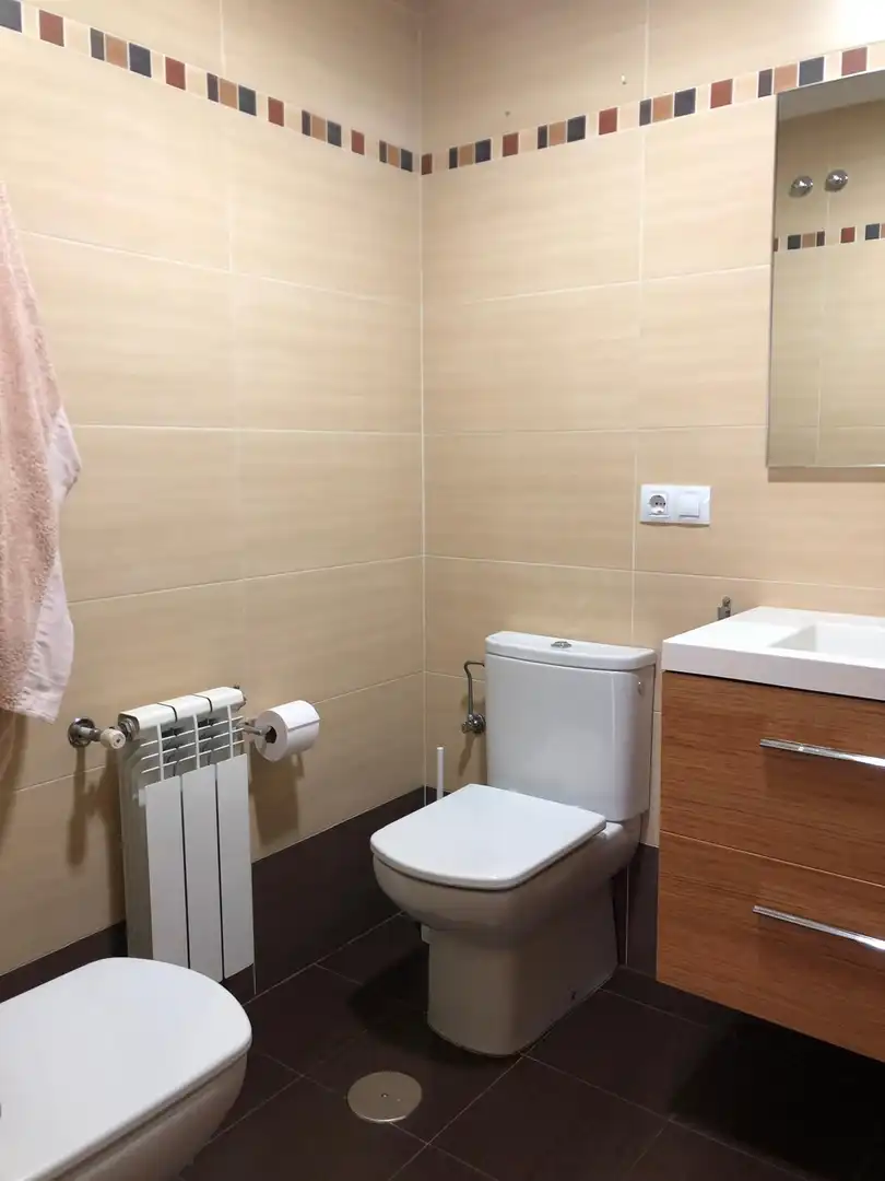 Baño de Piso en venta en Ponferrada con Calefacción y Trastero