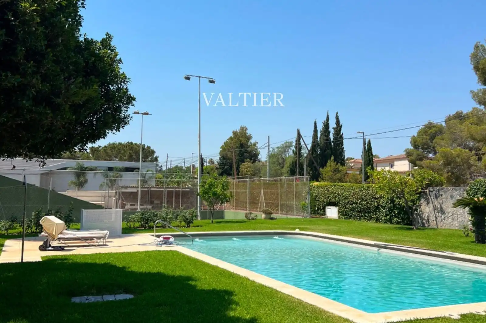 Swimming pool of Houses for sale in L'Eliana  with Air Conditioner and Swimming Pool