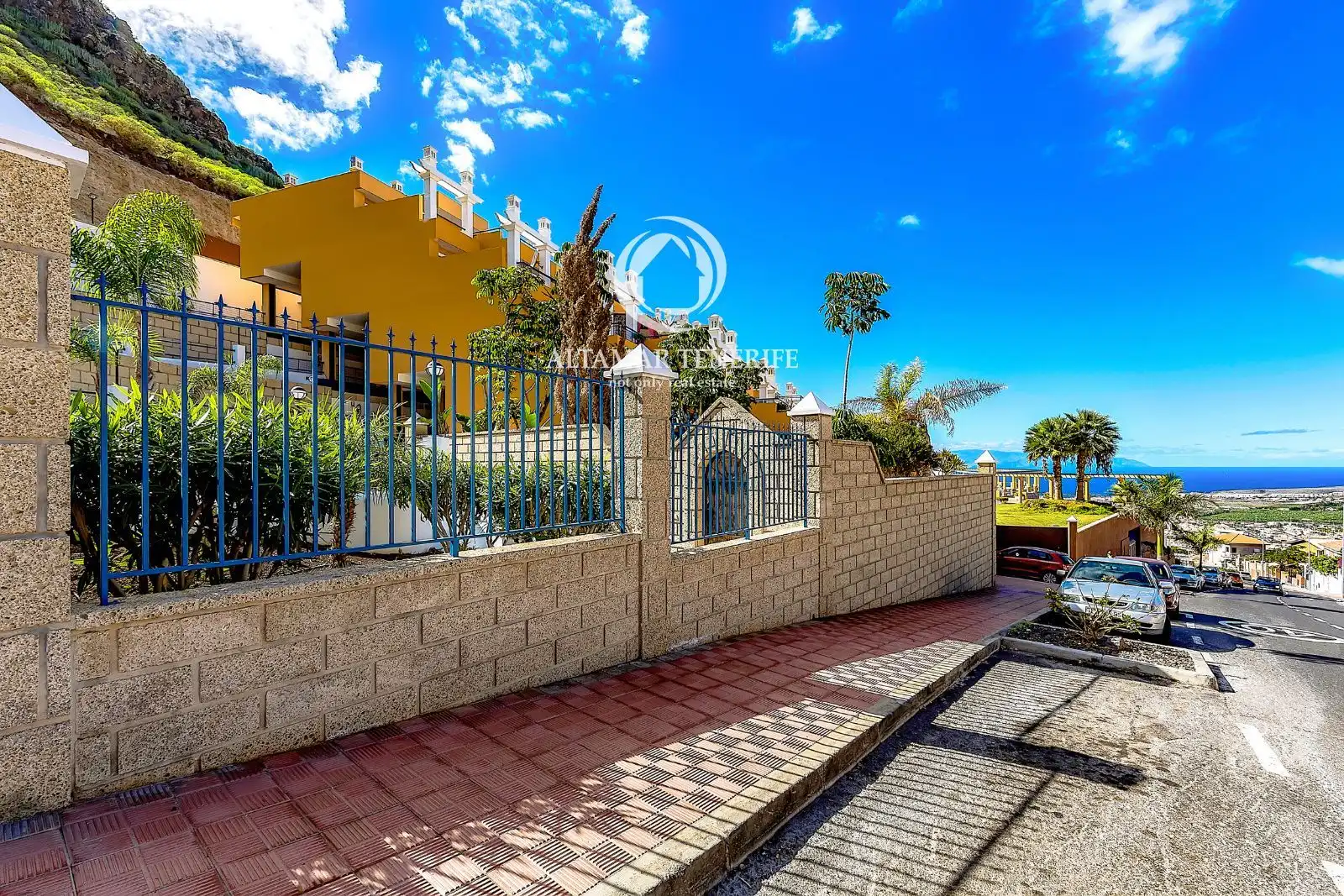 Vista exterior de Apartament de lloguer en Adeje amb Terrassa, Traster i Piscina