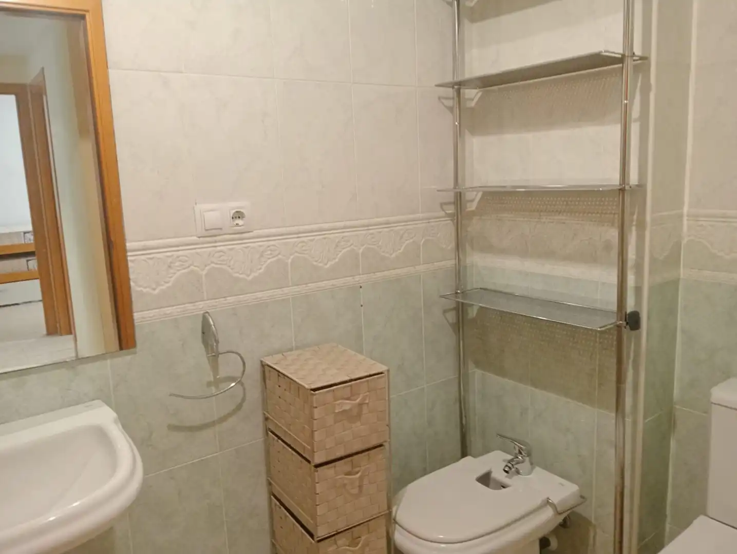 Baño de Piso de alquiler en Benicarló con Aire acondicionado, Terraza y Piscina