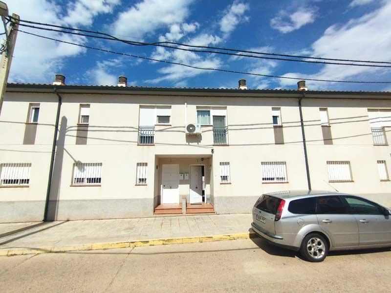 Exterior view of Single-family semi-detached for sale in Lumpiaque  with Air Conditioner, Heating and Private garden