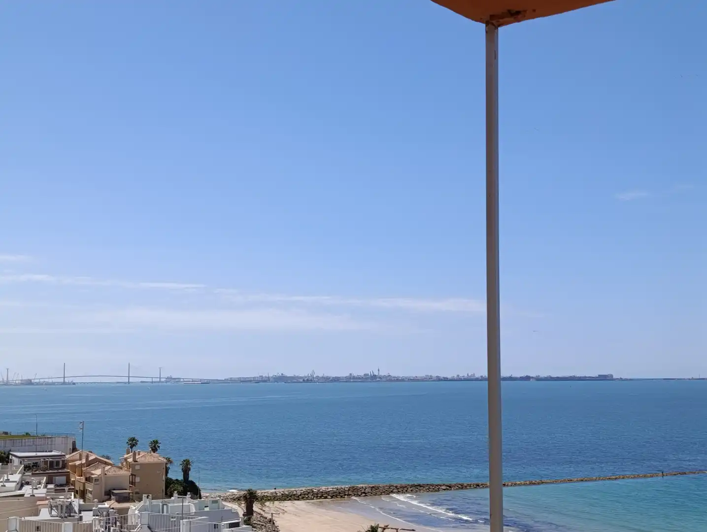 Außenansicht von Wohnung zur Miete in El Puerto de Santa María mit Terrasse, Abstellraum und Möbliert