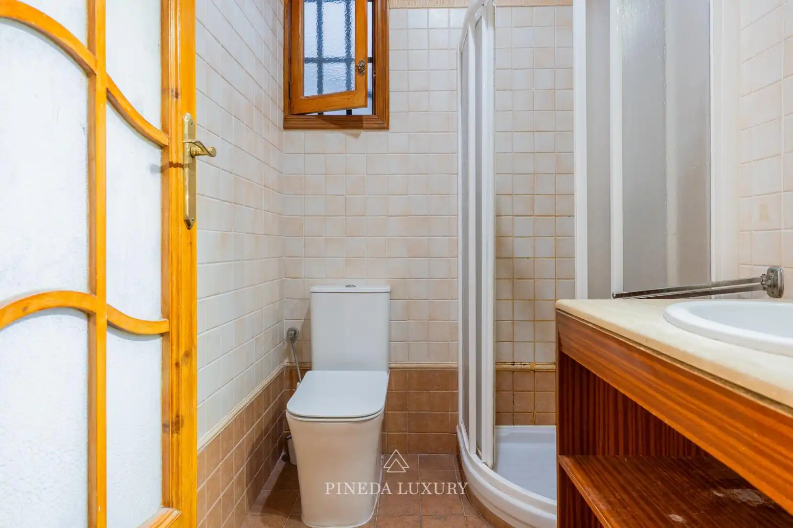 Badezimmer von Wohnung zum Verkauf in Valencia mit Heizung und Balkon