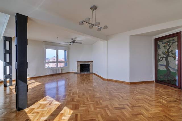 Piso en Alquiler en  DEL MARQUES, 1 en Cimadevilla