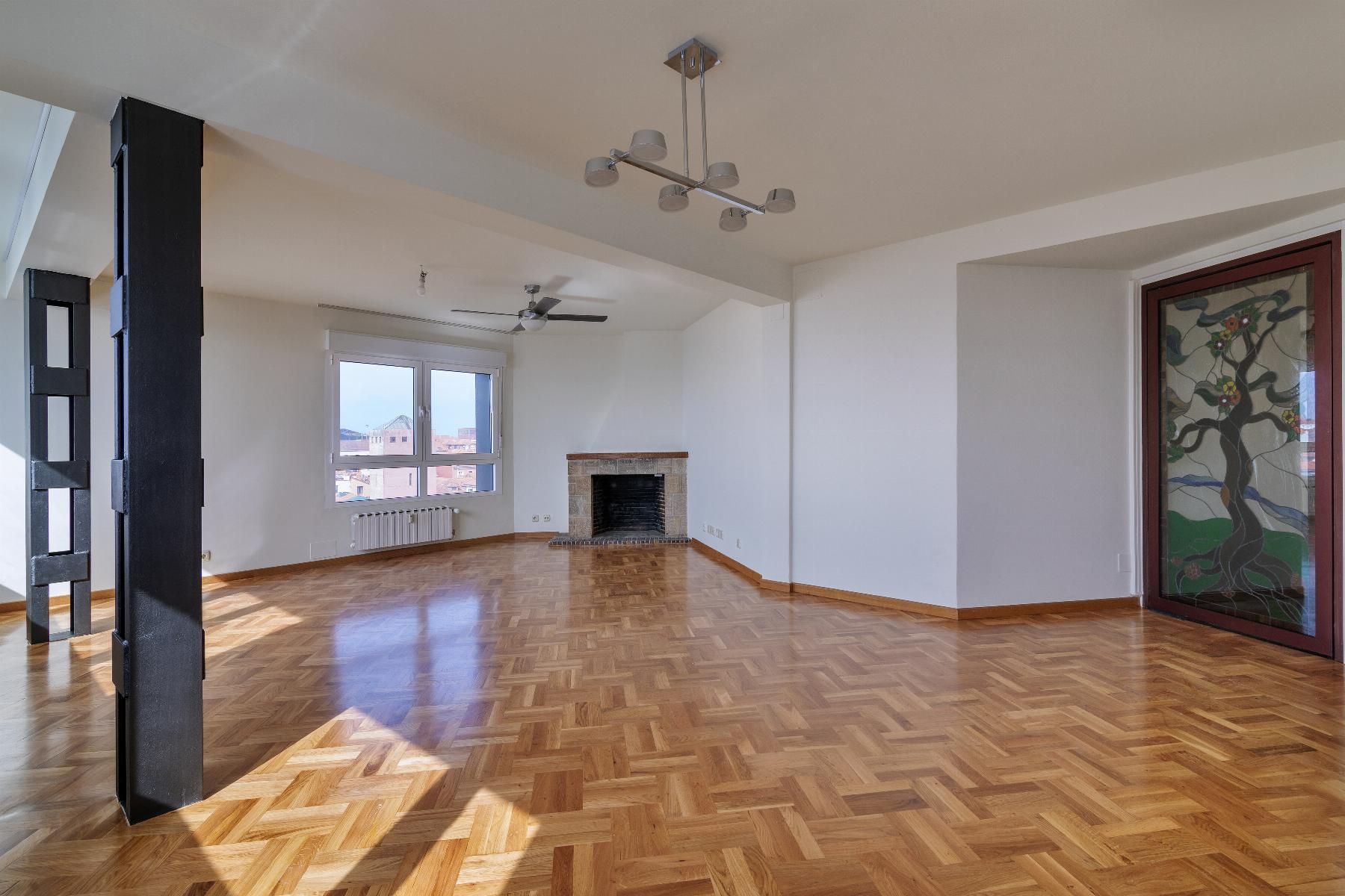 Living room of Flat to rent in Gijón   with Heating and Storage room