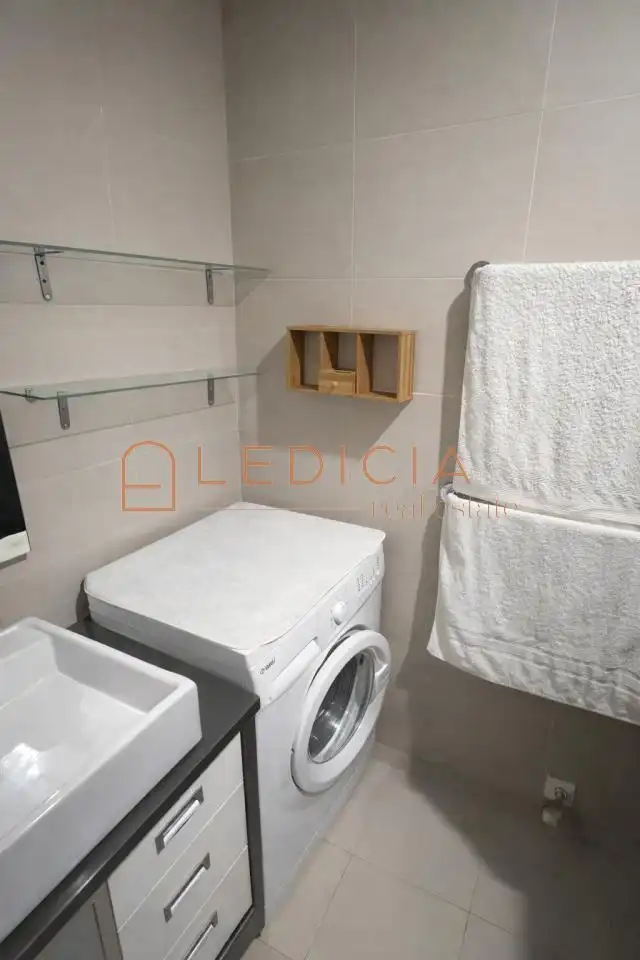 Habitación de Estudio en venta en Vigo  con Calefacción, Parquet y Amueblado
