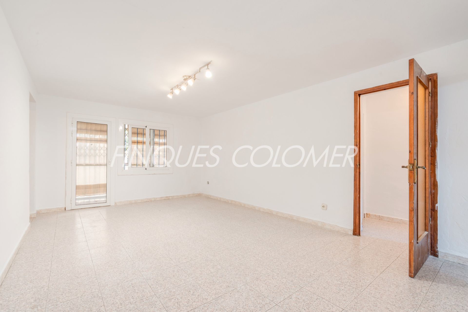 Living room of Flat for sale in Rubí  with Oven and Alarm