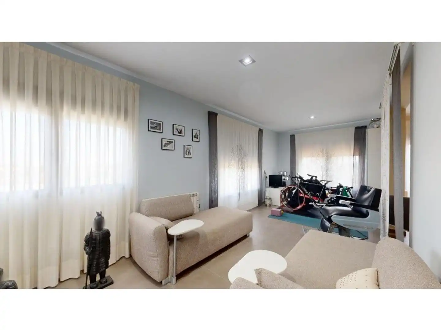 Sala d'estar de Casa o xalet en venda en Riba-roja de Túria amb Aire condicionat, Calefacció i Jardí privat