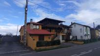 Vista exterior de Casa o xalet en venda en Valdés - Luarca amb Terrassa i Piscina