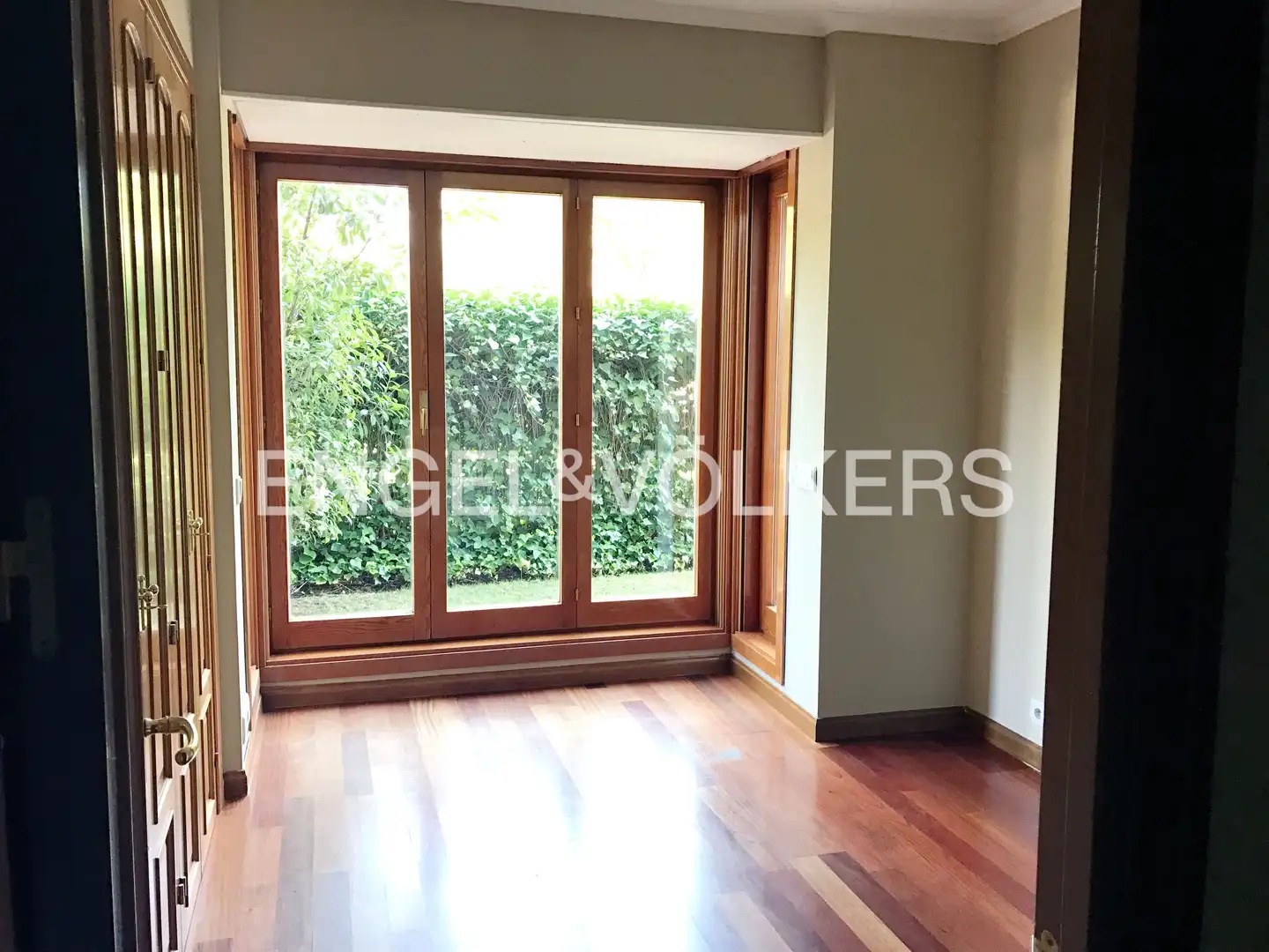 Exterior view of Apartments for rent in Madrid  with Air Conditioner, Heating and Private garden