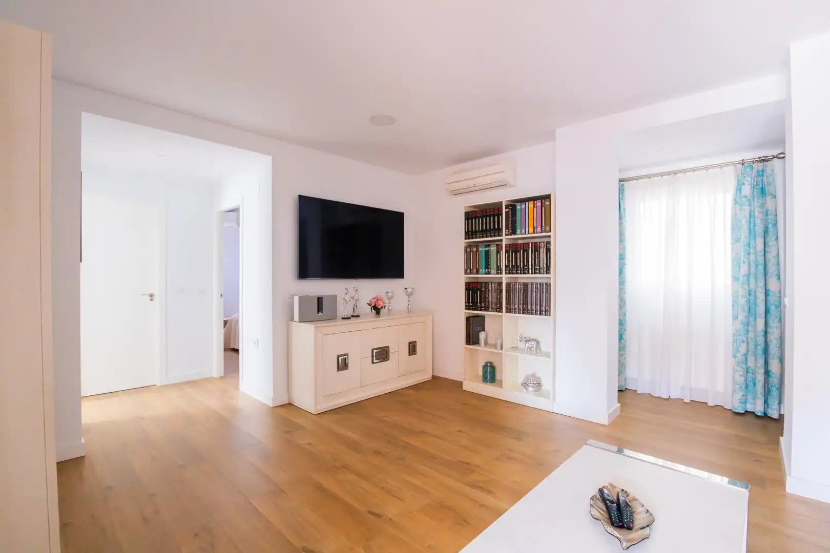 Living room of Flat for sale in Sanlúcar de Barrameda  with Heating, Private garden and Terrace