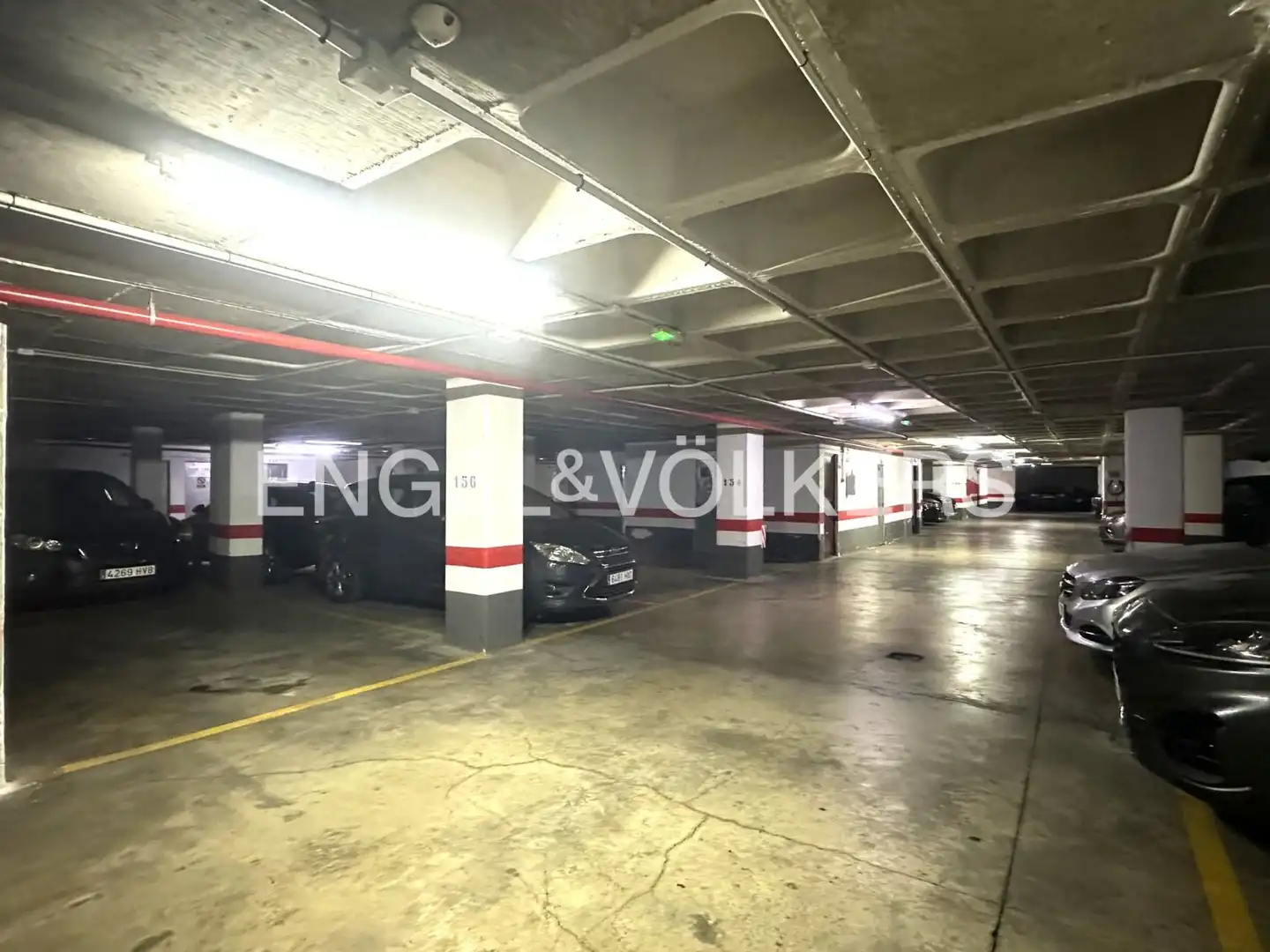 Parkplatz von Wohnung zur Miete in Valencia mit Klimaanlage, Heizung und Privatgarten