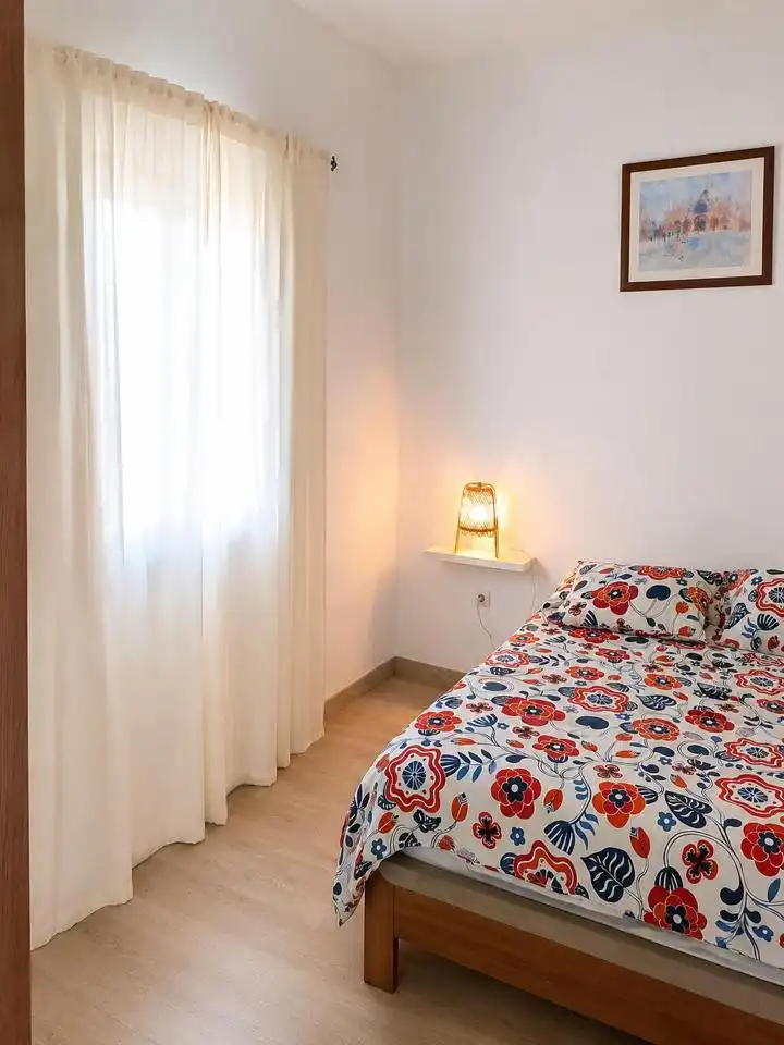 Dormitori de Casa adosada de lloguer en Santa Lucía de Tirajana amb Aire condicionat, Terrassa i Moblat