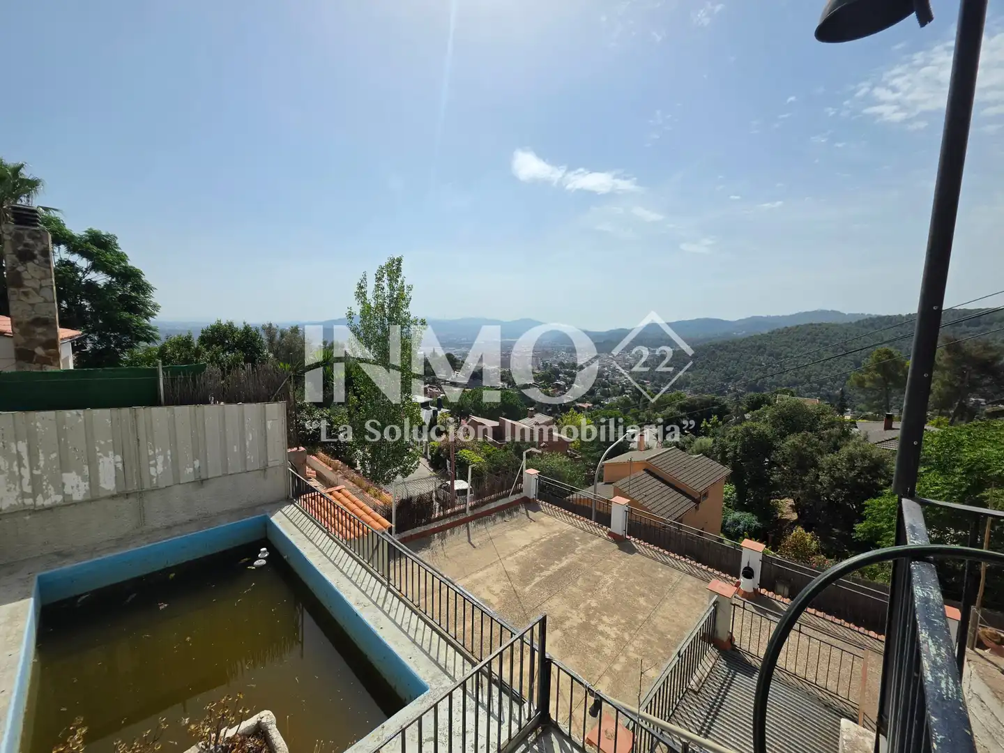 Terrassa de Casa o xalet en venda en Sant Andreu de la Barca amb Aire condicionat, Calefacció i Jardí privat