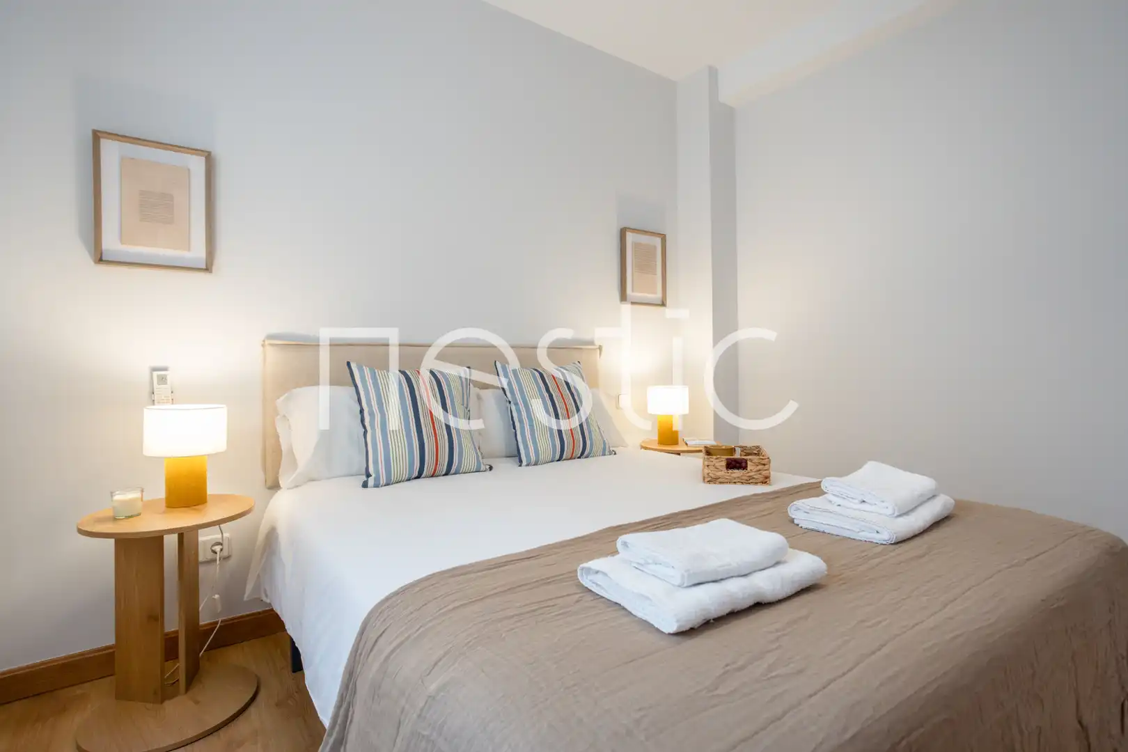 Dormitori de Apartament de lloguer en Madrid amb Aire condicionat, Calefacció i Moblat