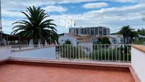 Vista exterior de Casa adosada en venda en Palamós amb Aire condicionat