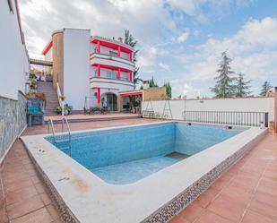 Swimming pool of House or chalet for sale in Alfacar  with Air Conditioner, Heating and Private garden