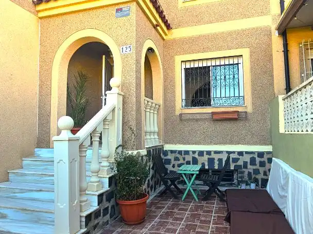 Bungalow for sale in Calle Jorge Manrique 16