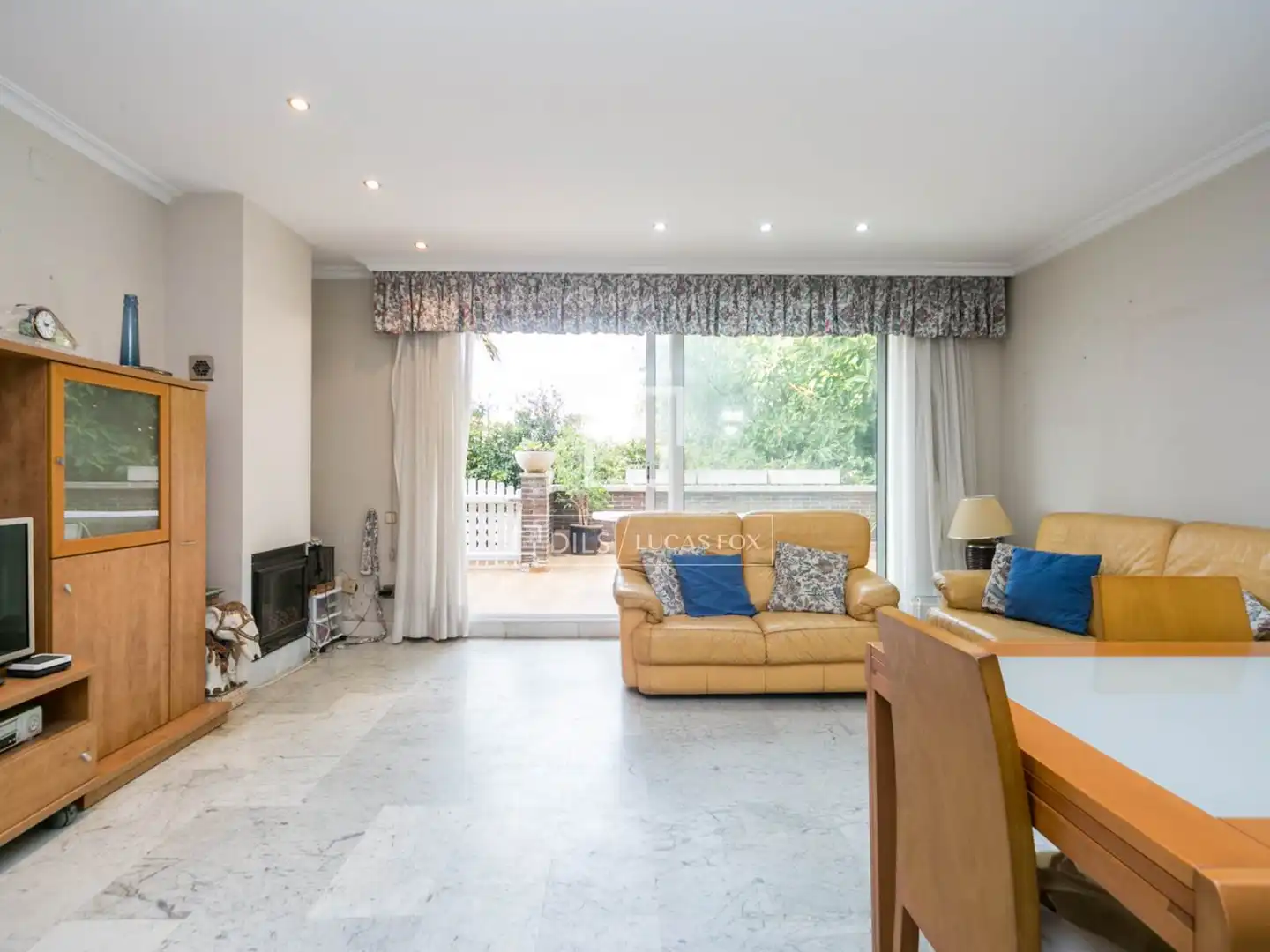 Living room of Houses for sale in Castelldefels  with Private garden, Terrace and Swimming Pool