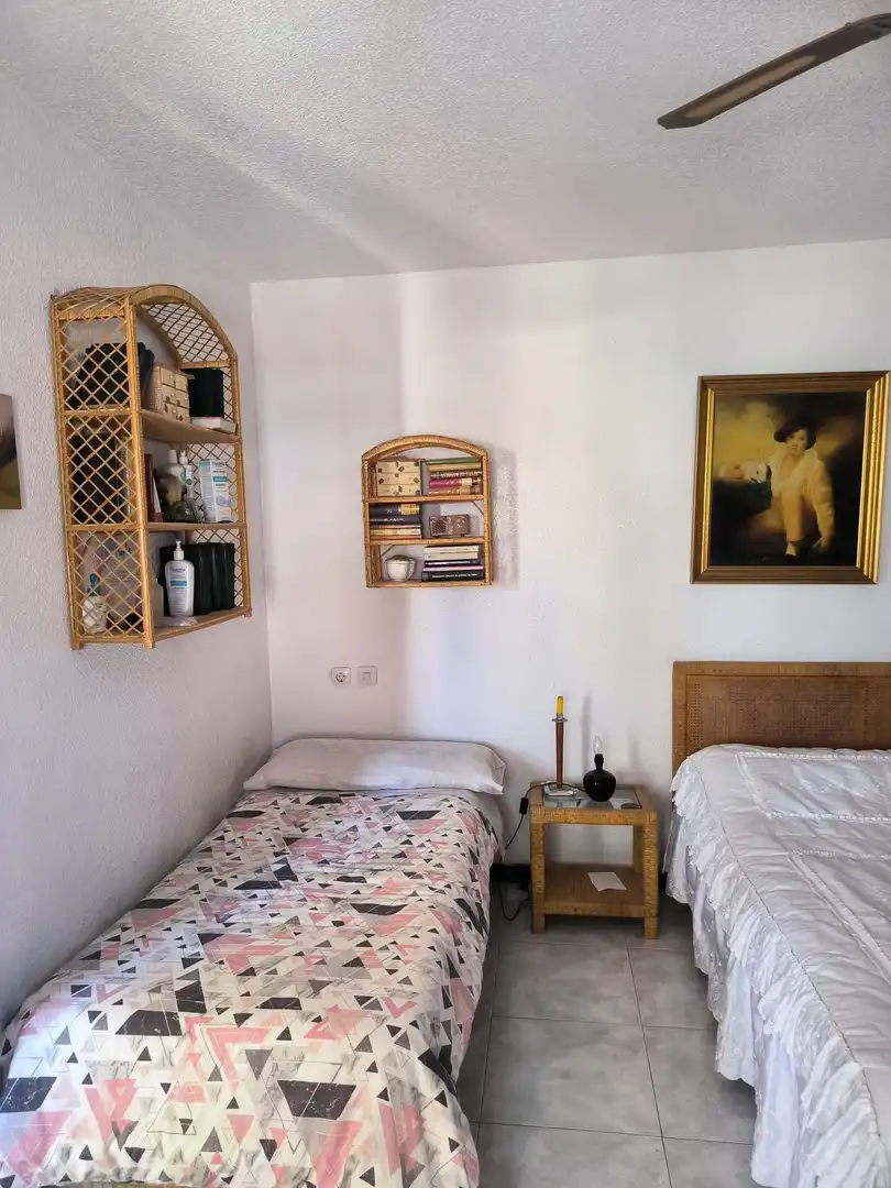 Habitación de Casa adosada en venta en Orihuela con Aire acondicionado, Calefacción y Jardín privado