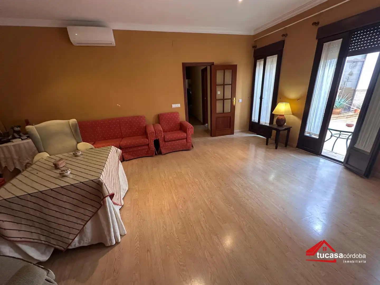 Sala de estar de Planta baja en venta en Córdoba con Parquet y Terraza